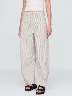 GAP White Pants with Pinstripes — Horseshoe High Rise
